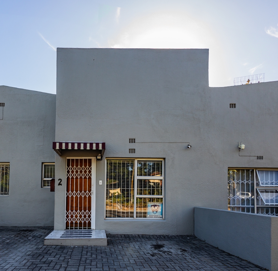 2 Bedroom Property for Sale in Oakglen Western Cape